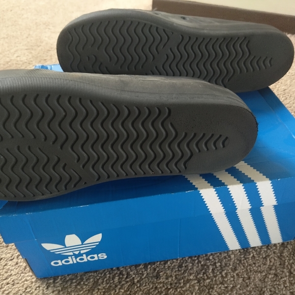 MEN SHOES - Picture 1 of 5
